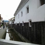 白壁土蔵群・赤瓦