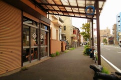 宿るや商店